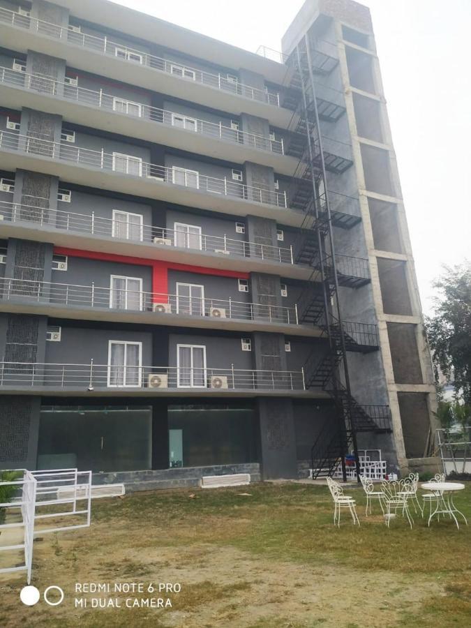 Hotel Aarkay Palace Badarpur Exterior foto