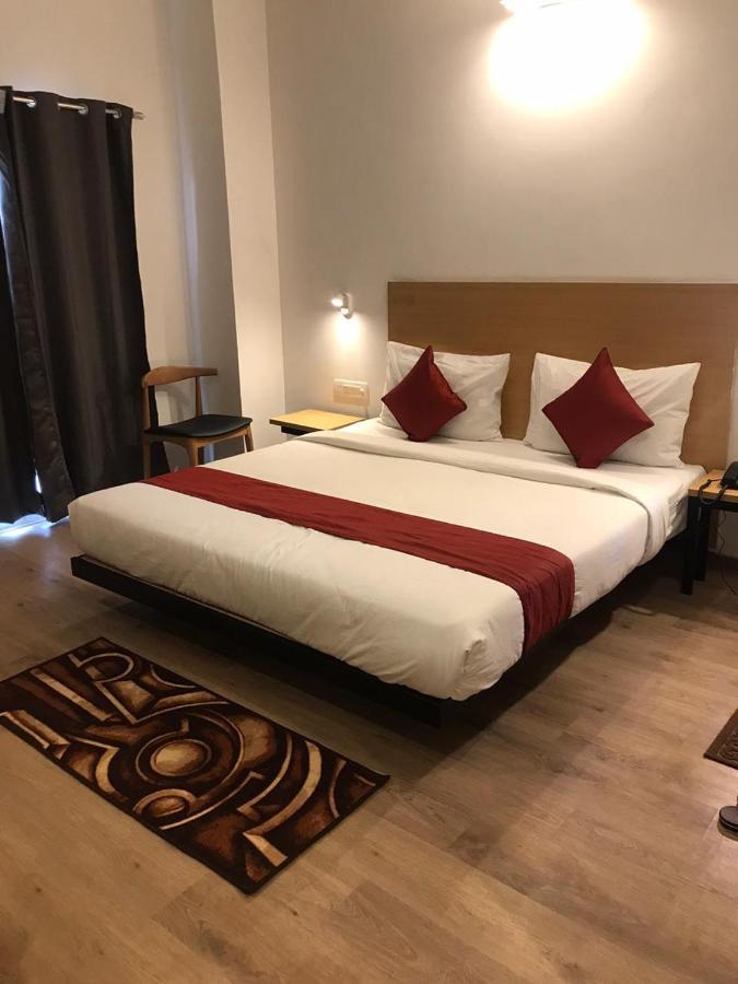 Hotel Aarkay Palace Badarpur Exterior foto