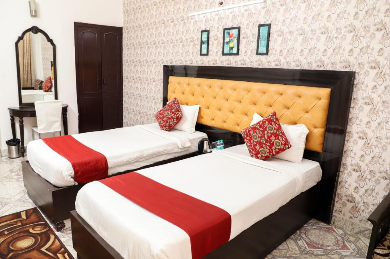 Hotel Aarkay Palace Badarpur Exterior foto